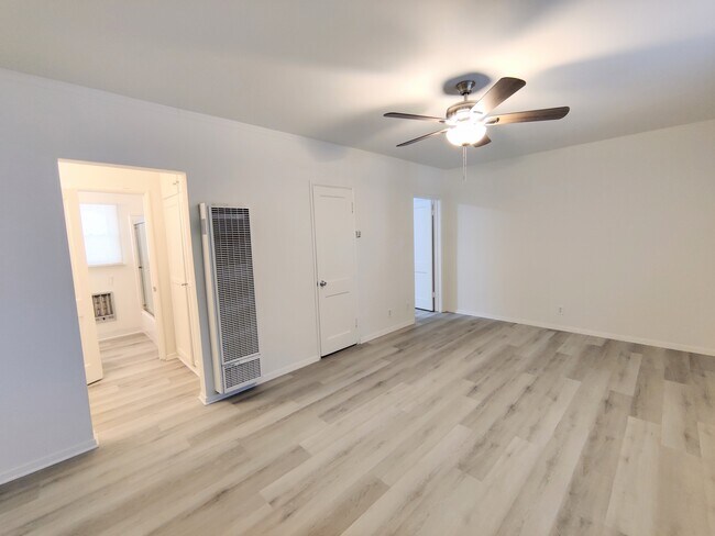 Foto del edificio - 12122 Hoffman St