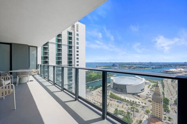 Foto del edificio - 601 NE 1st Ave
