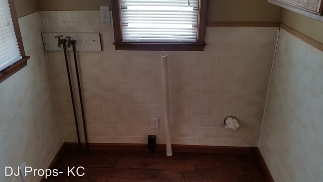 Building Photo - 4 br, 1.5 bath House - 4016 N Askew Avenue