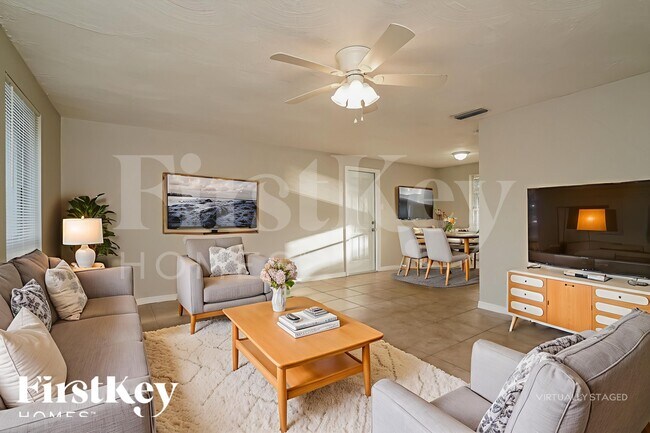 Foto del edificio - 2582 Lake View Blvd