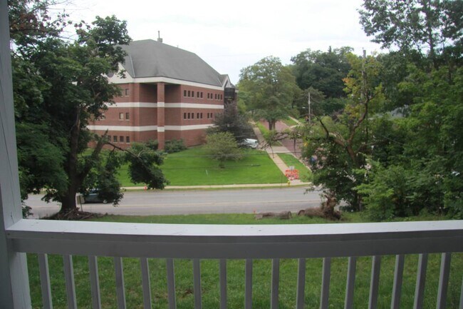 Foto del edificio - 1128 W Main St