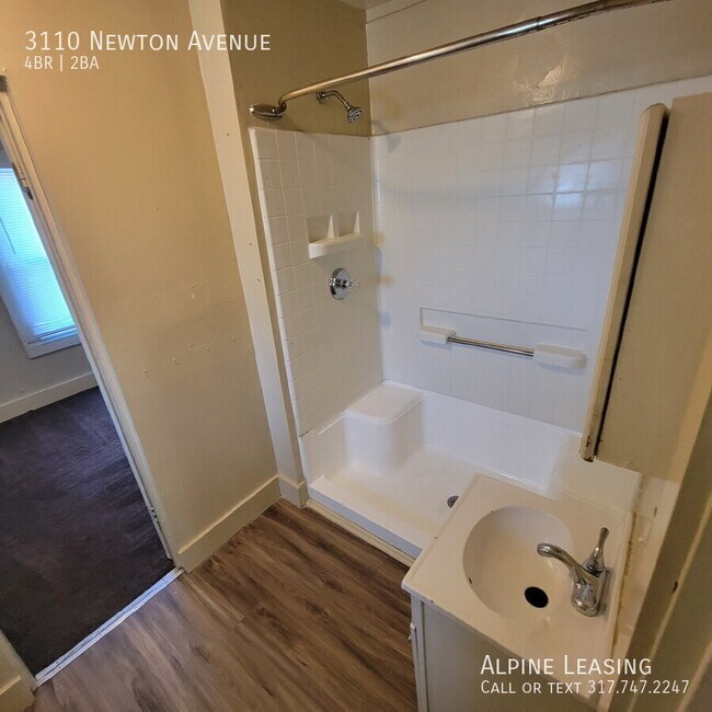 Foto del edificio - 3110 Newton Ave