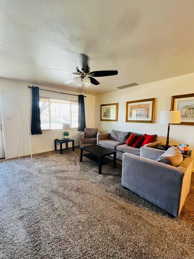 Foto del edificio - 1643 Stewart Street, Reno, NV 89502