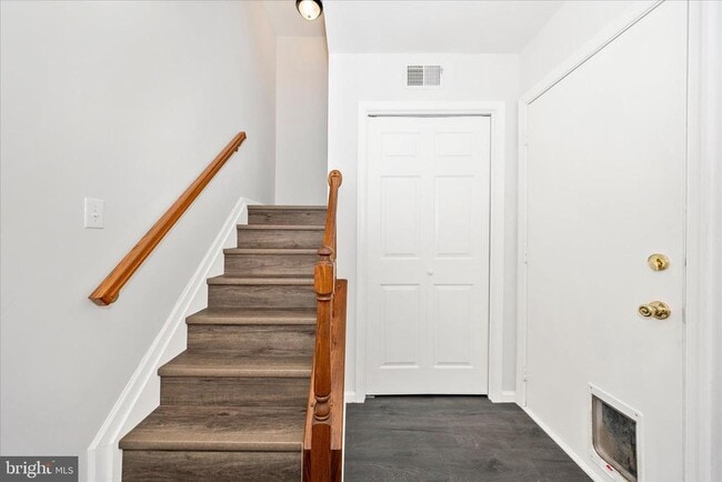 Building Photo - 19 Stonewall Ct