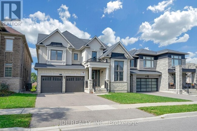 Building Photo - 24 Forest Edge Crescent