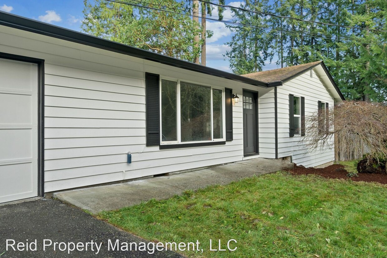 Primary Photo - 3 br, 1 bath House - 3948 NE Seldom Seen Ln