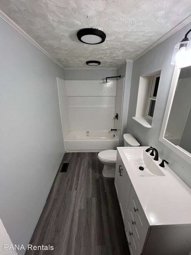 Foto del edificio - 3 br, 1 bath House - 107 N. Bingaman Street