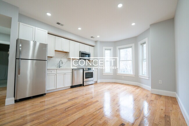 Building Photo - 372 Oxford St