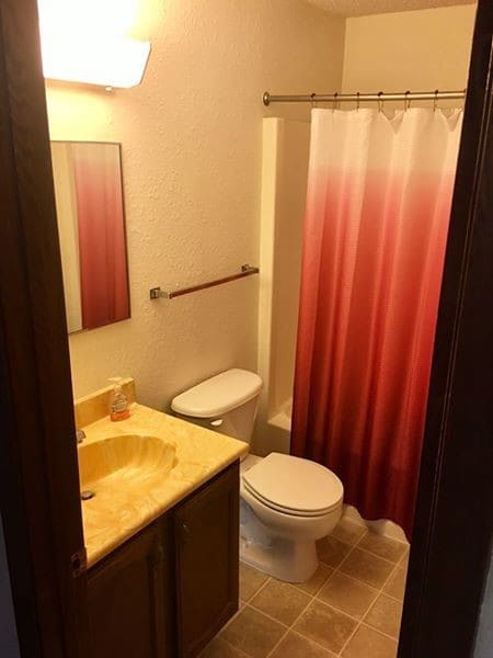 baño - 4912 6th Ave N