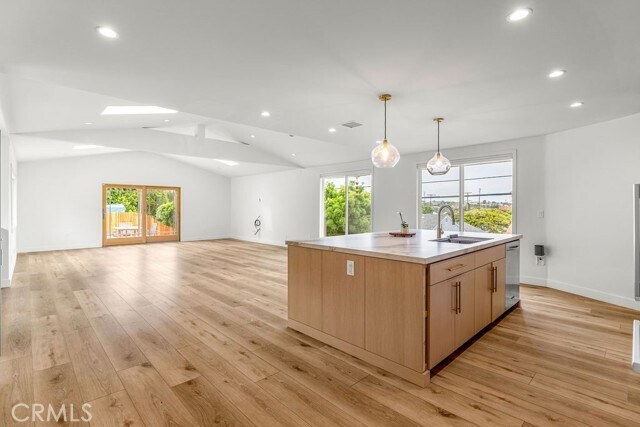 Foto del edificio - 4827 Newton St