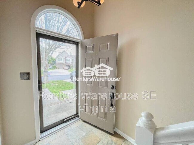 Building Photo - 1815 Calash Way