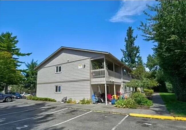 Building Photo - 316 Choker St SE
