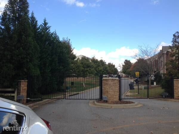 Foto principal - 1025 Firethorne Pass