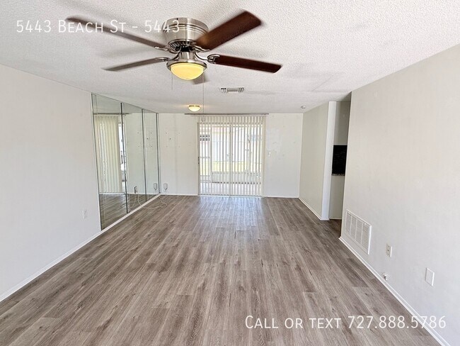 Foto del edificio - 5443 Beach St