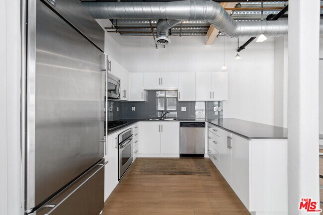 Foto del edificio - 330 E 11th St