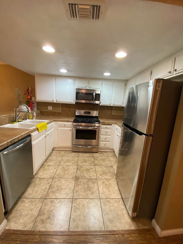 12917 Saddleback Plz, Chino, CA 91710 Townhome Rentals in Chino CA