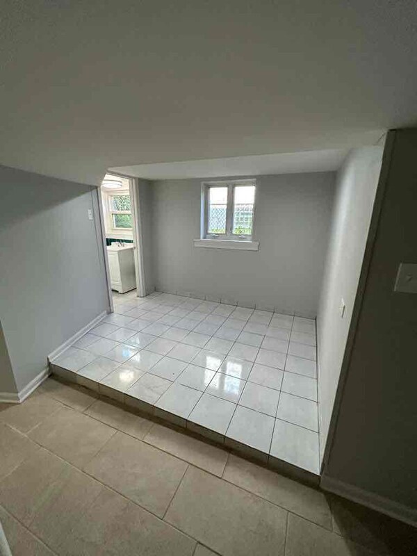 Building Photo - 5634 W Berenice Ave