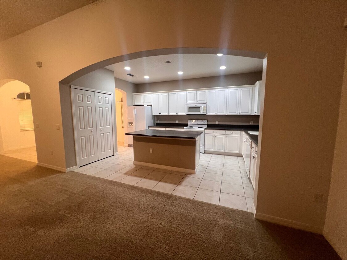 Fantastic 3 bed/ 2bath in Bellalago - Fantastic 3 bed/ 2bath in Bellalago