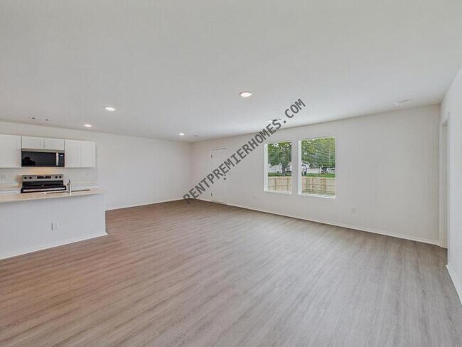 Building Photo - 3 Vineyard Dr
