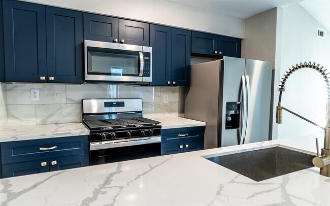 Building Photo - 914 Sirocco Dr
