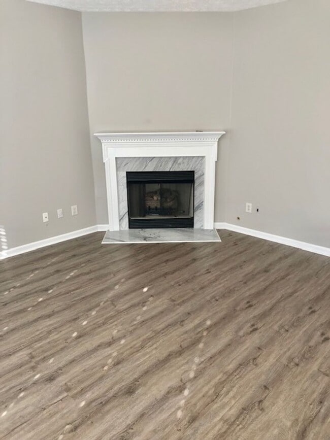 Building Photo - 4 bed, 2.5 Bath Home w/ 2 Car Garage in Franklin Green