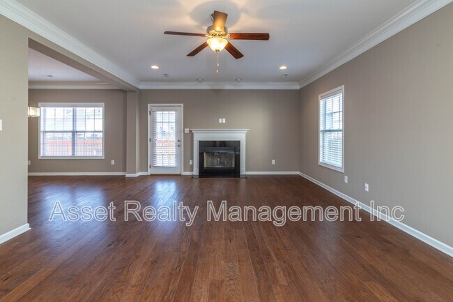 Foto del edificio - 2715 Honey Hill Rd