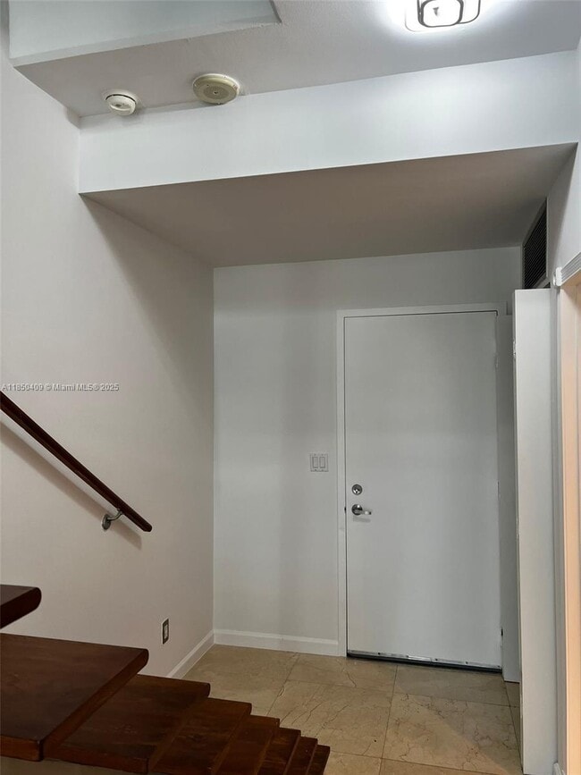 Foto del edificio - 690 SW 1st Ct