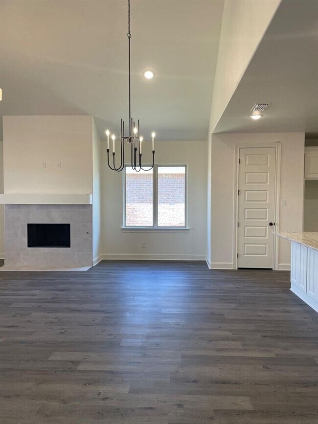 Foto del edificio - Available Now! Show Stopping New Construct...