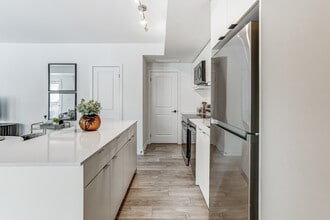 Building Photo - The Towns at York Mills & Leslie