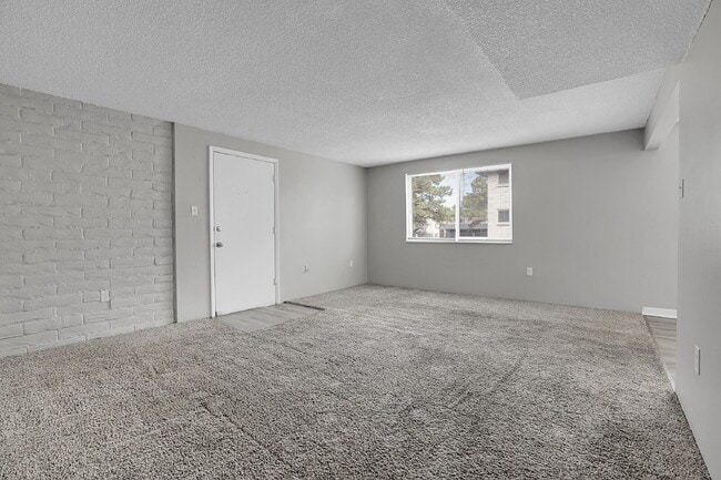 Building Photo - $1,650.00 - 3 Bedrooms, 2 Bathrooms, Condo...