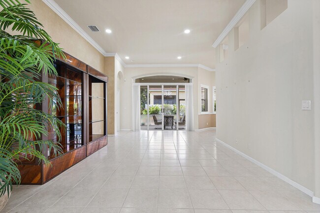 Foto del edificio - 7190 Lorenzo Ln