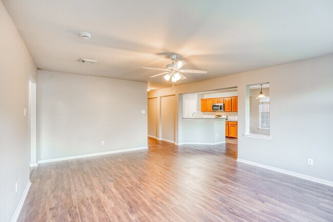 Foto del edificio - 9702 Winter Bloom Ln