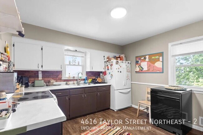 Foto del edificio - 4616 Taylor St NE