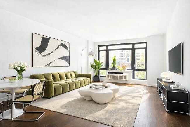 Building Photo - 181 Front St