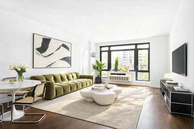 Building Photo - 181 Front St