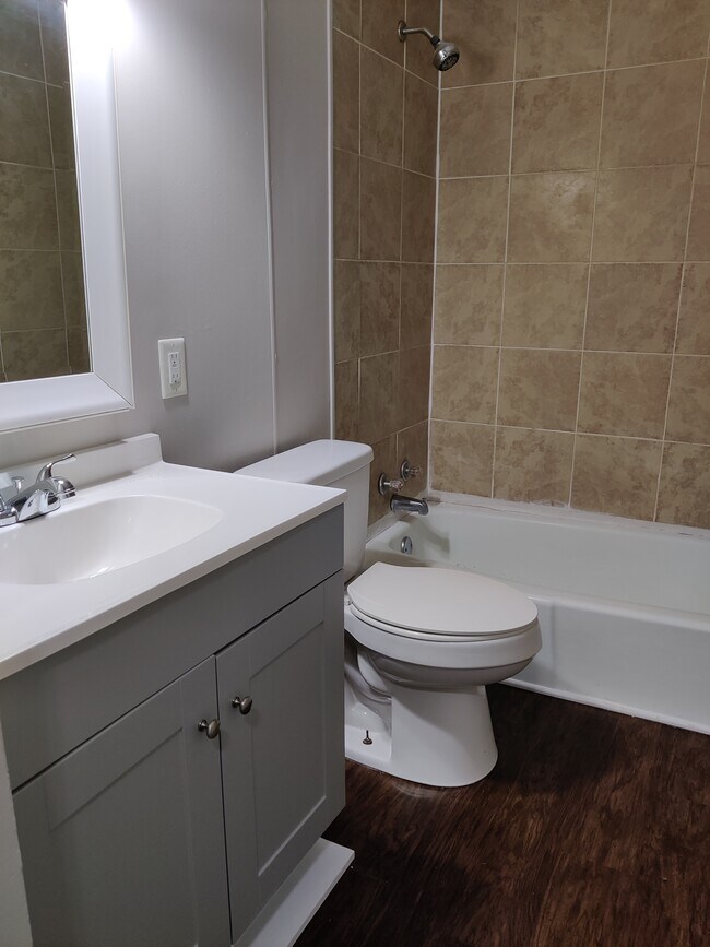 Foto del edificio - 3030 Crawford Ave