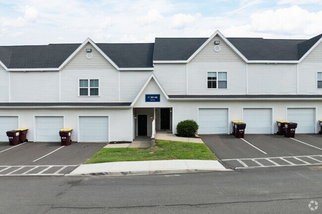 Building Photo - Kinwood Apartments