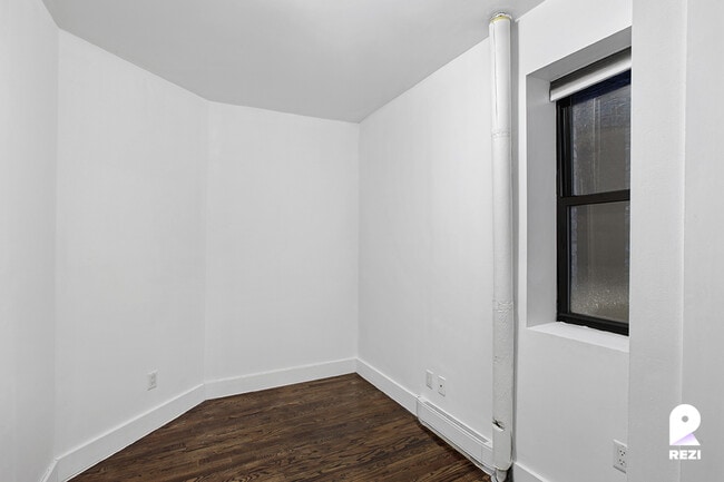 Building Photo - 318 W 49th St