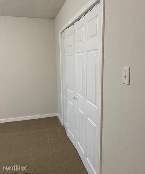Foto del edificio - 3 br, 1 bath House - S. Washington St.