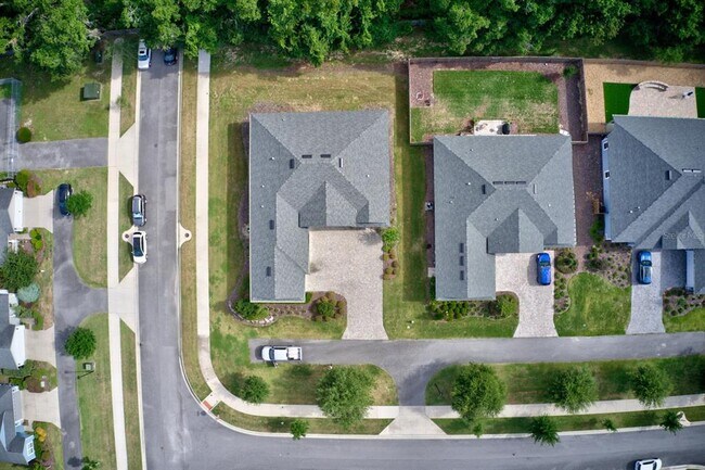 Building Photo - 9474 SW 65th Pl