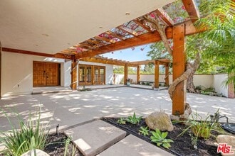 Building Photo - 5942 Paseo Cyn Dr