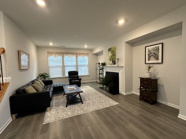 Building Photo - 2430 Field Poppy Dr