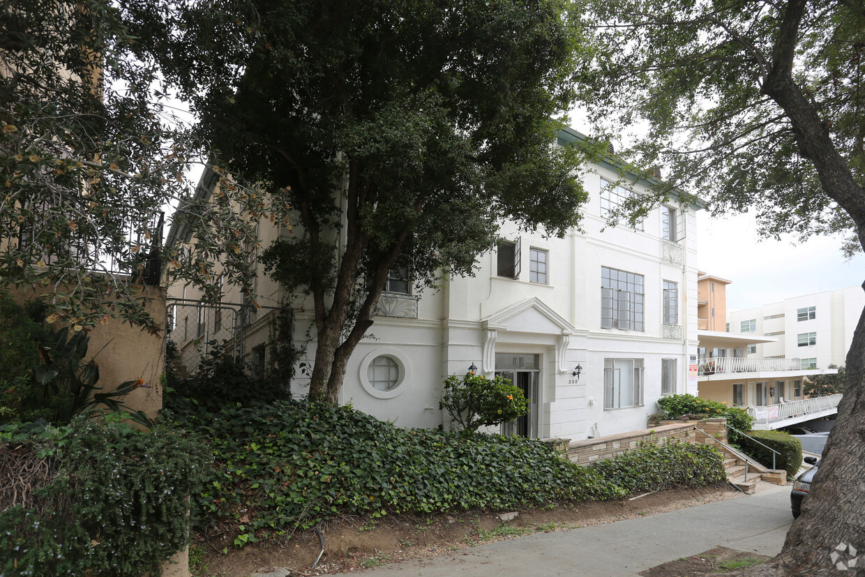 Building Photo - 530 Glenrock Ave