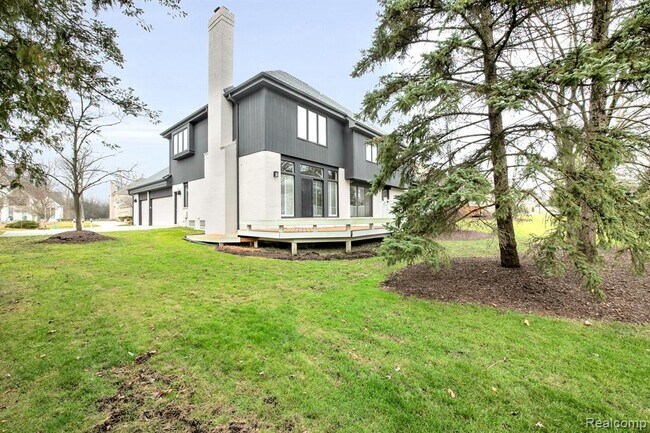 Building Photo - 6565 Burtonwood Dr