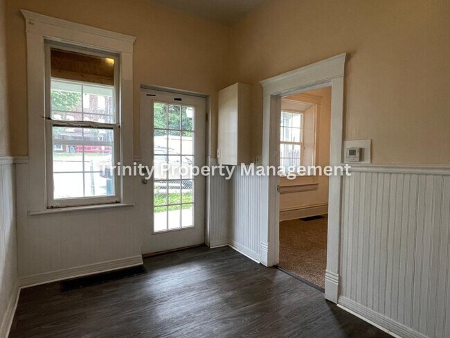Foto del edificio - 306 Byrd Ln