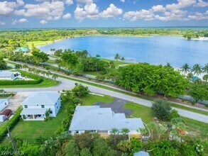 Building Photo - 3860 Outer Dr