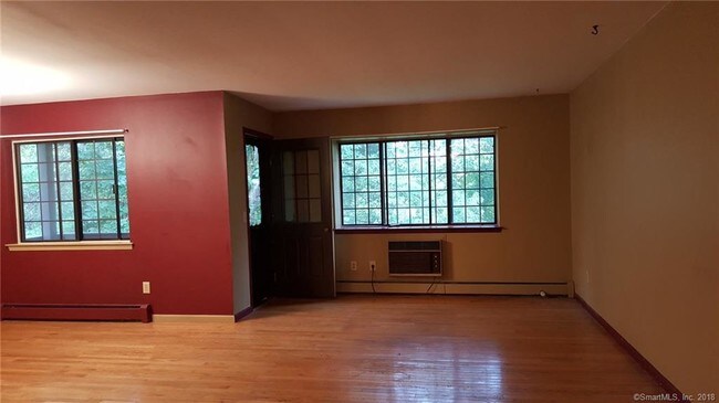 Building Photo - 12 Essex Ct
