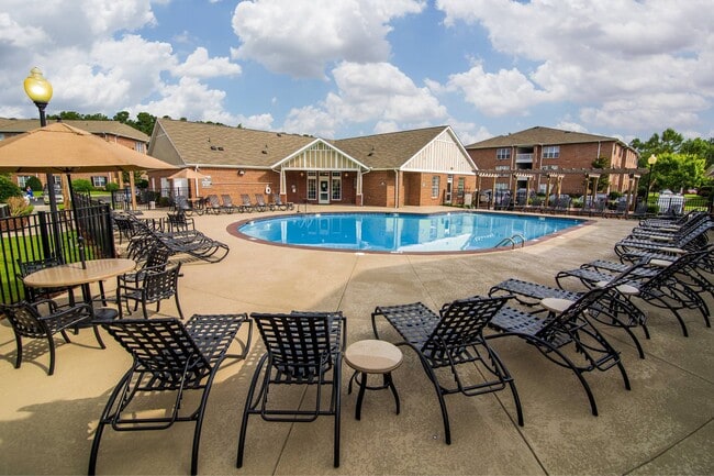 Foto del edificio - Reserve at Forest Hills