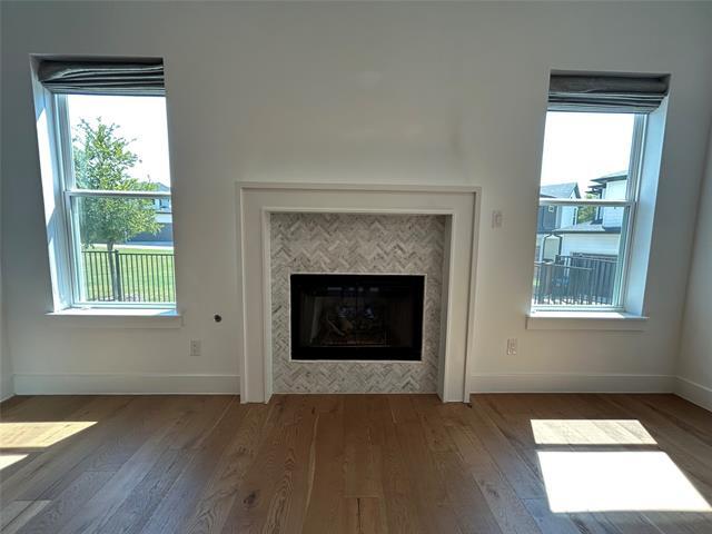 Foto del edificio - 2117 River E Ln.