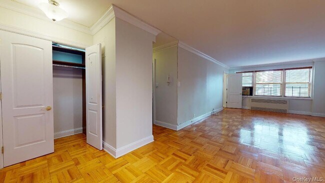 Foto del edificio - 69-45 108th St